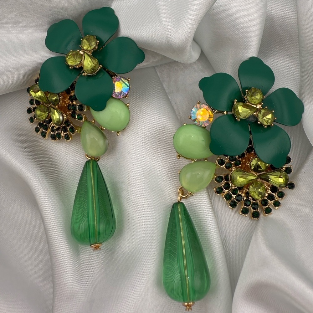 Bohemian colourful Elegant Green Floral Earrings - Picture 1 of 6